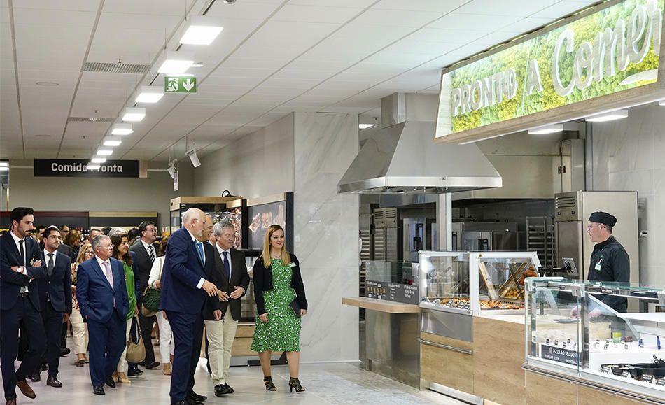 Inauguración del primer supermercado de Mercadona en Portugal.