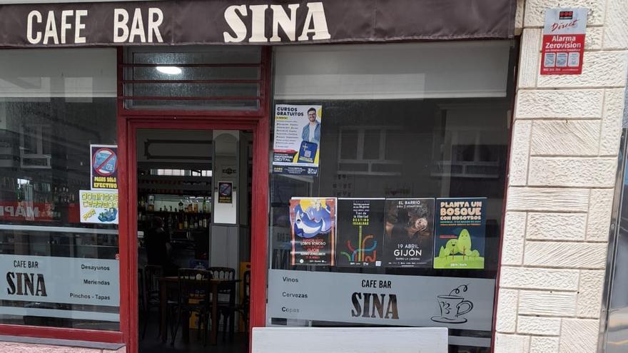 Fallece un nonagenario en una cafetería de Gijón