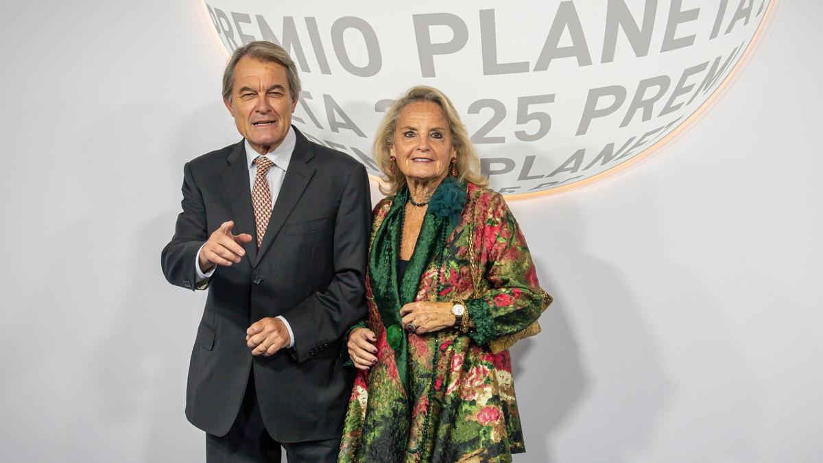 El expresidente de la Generalitat, Artur Mas y su esposa, Helena Rakosnik