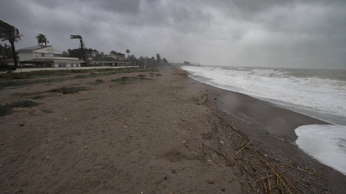 Retroceso de la playa más al norte de Sagunt.