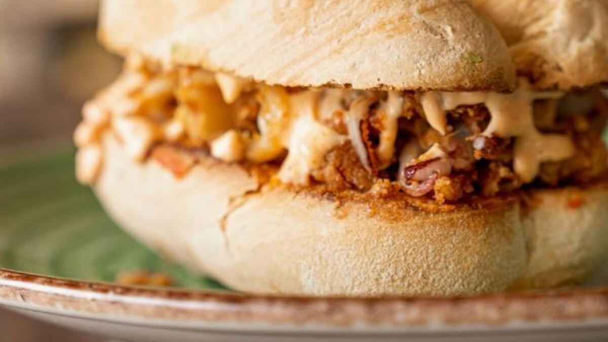 El llonguet de calamarins a la andaluza con mayonesa kimchi de Sa Comuna de Lloret, ganador del concurso de la Fira del Llonguet de es Pil·larí