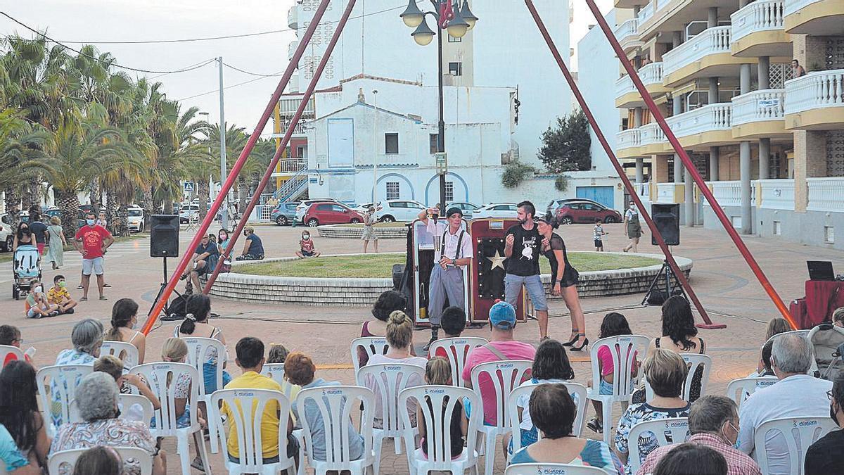 El MAC arranca con el circo de Kambahiota en Moncofa.