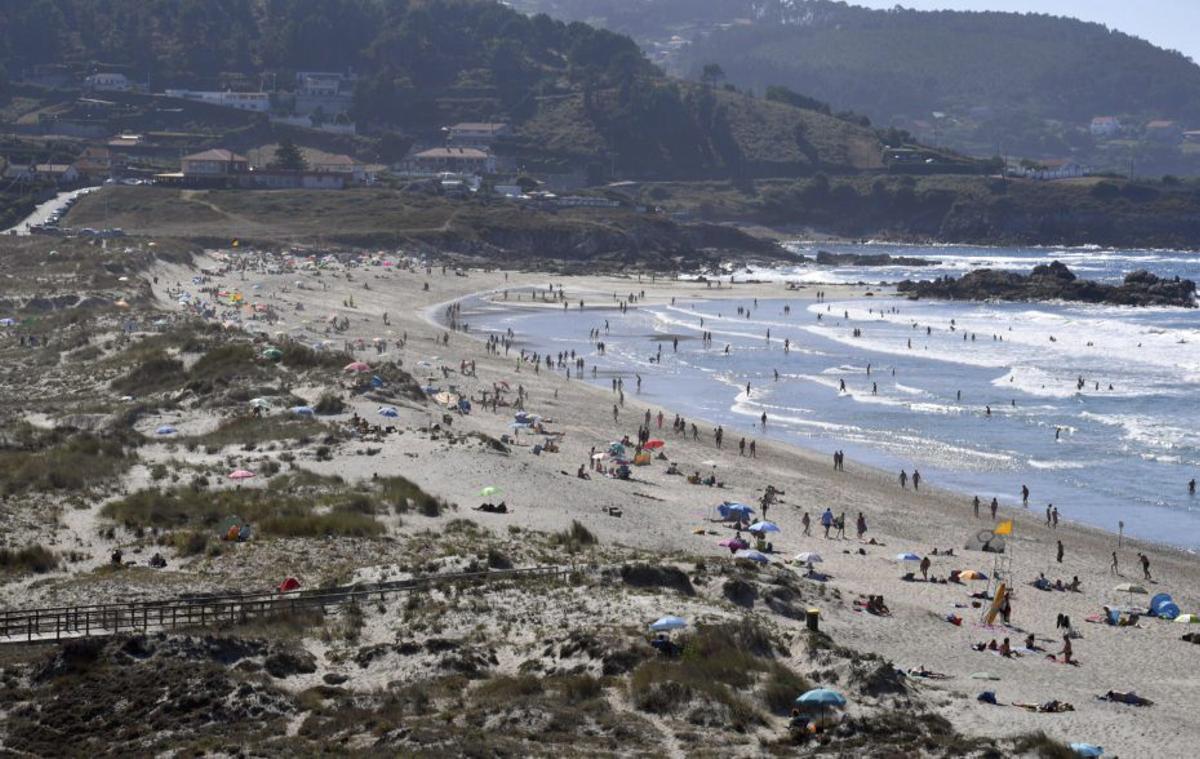 Playa de Combouzas, en Arteixo.  | VÍCTOR ECHAVE