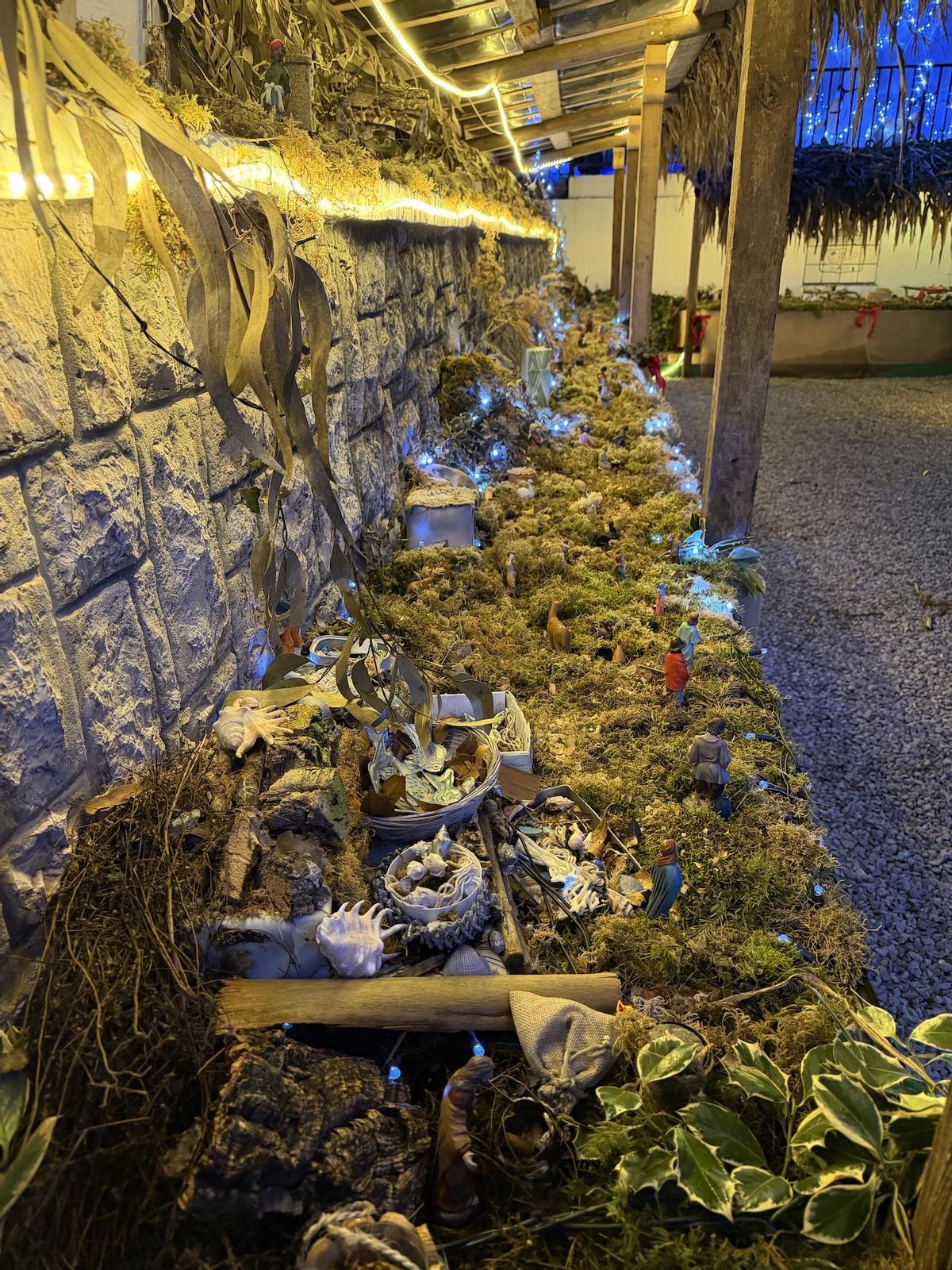 Así es la espectacular decoración navideña del pueblo de Andrín (Llanes)