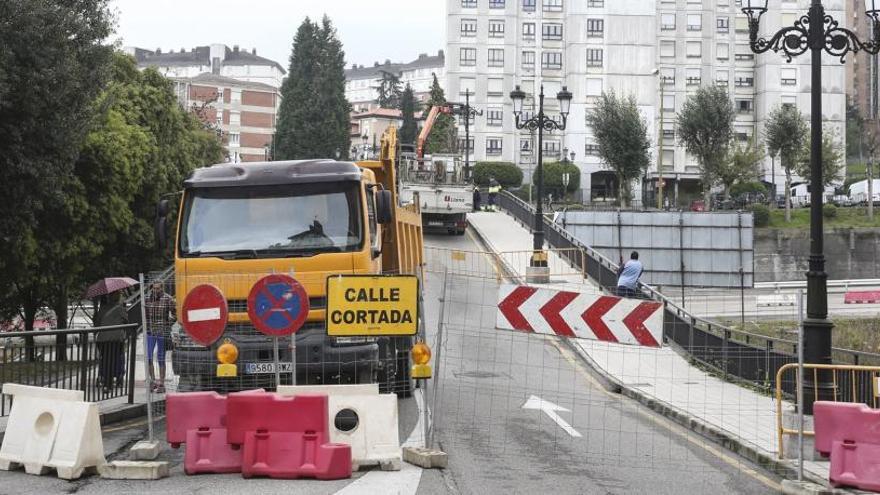 Reabre el puente de la calle San Melchor tras finalizar las obras de la senda verde