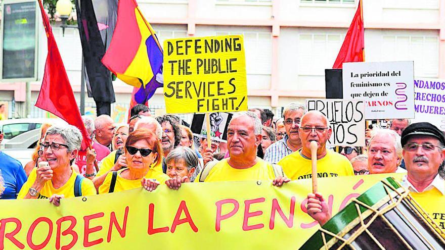 Manifestación de pensionistas en demanda de la mejora de sus ingresos.