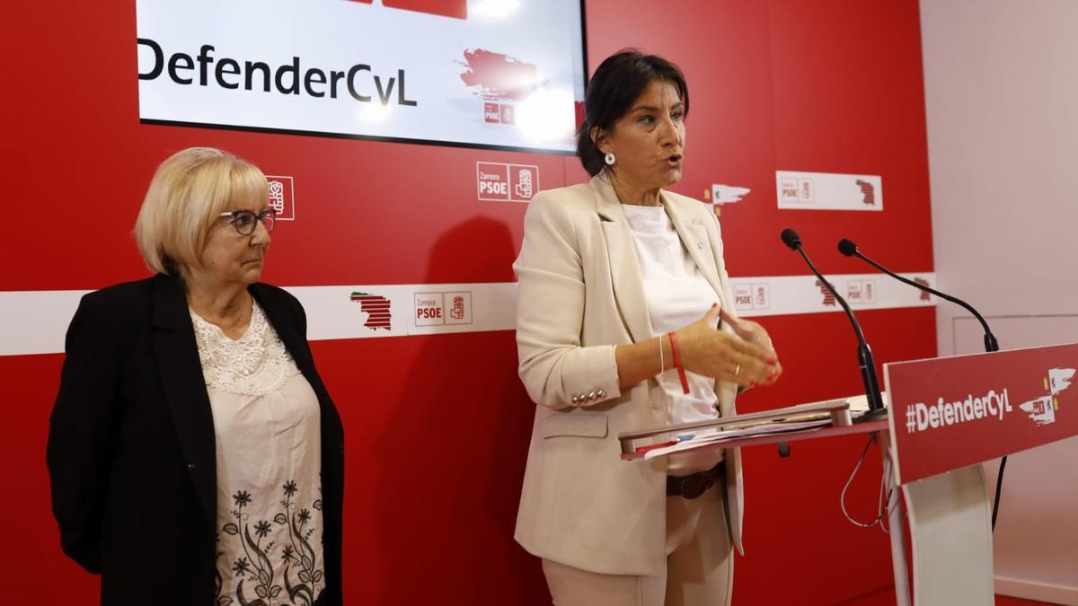 La procuradora socialista, Ana Sánchez, durante la comparecencia.