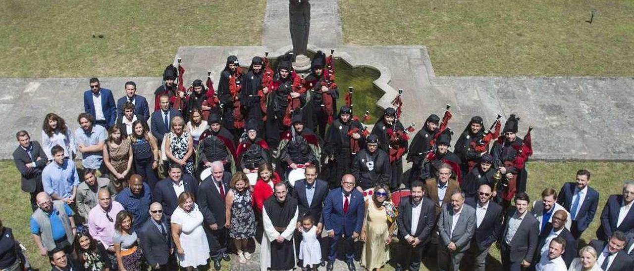 El acto de clausura reunió en el monasterio de Oseira a los participantes en la misión USA-Ourense. // J.R.
