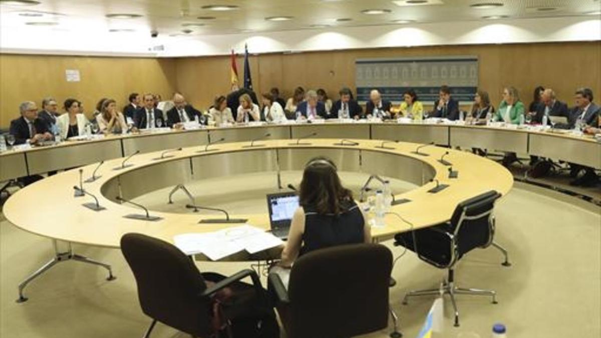 Vista general de la reunión que ayer celebró el Consejo de Política Fiscal y Financiera en Madrid.