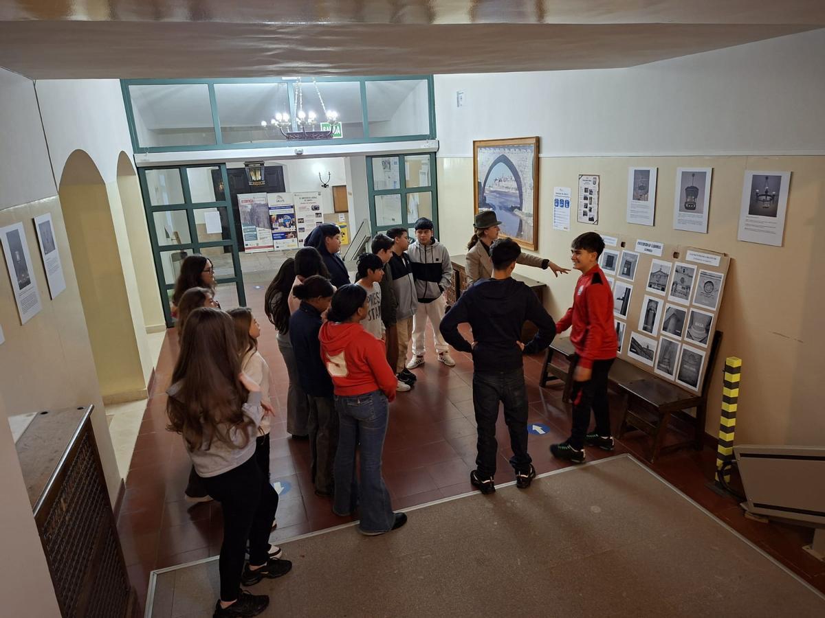Exposición de fotografías en el IES Universidad Laboral.