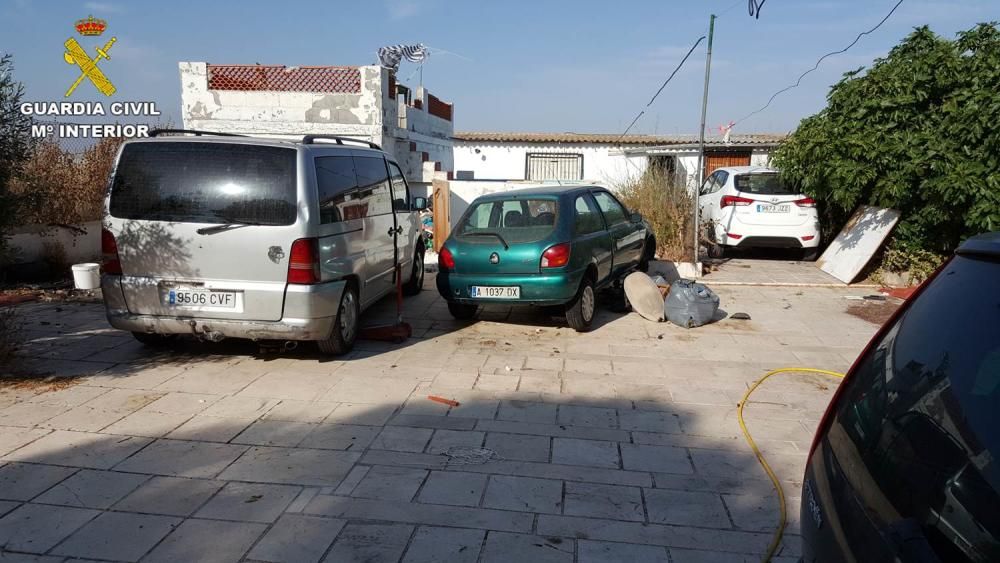 La Guardia Civil recupera 9 vehículos robados, uno de ellos fue sustraído en el mismo instante en el que el propietario salía del concesionario de comprarlo.