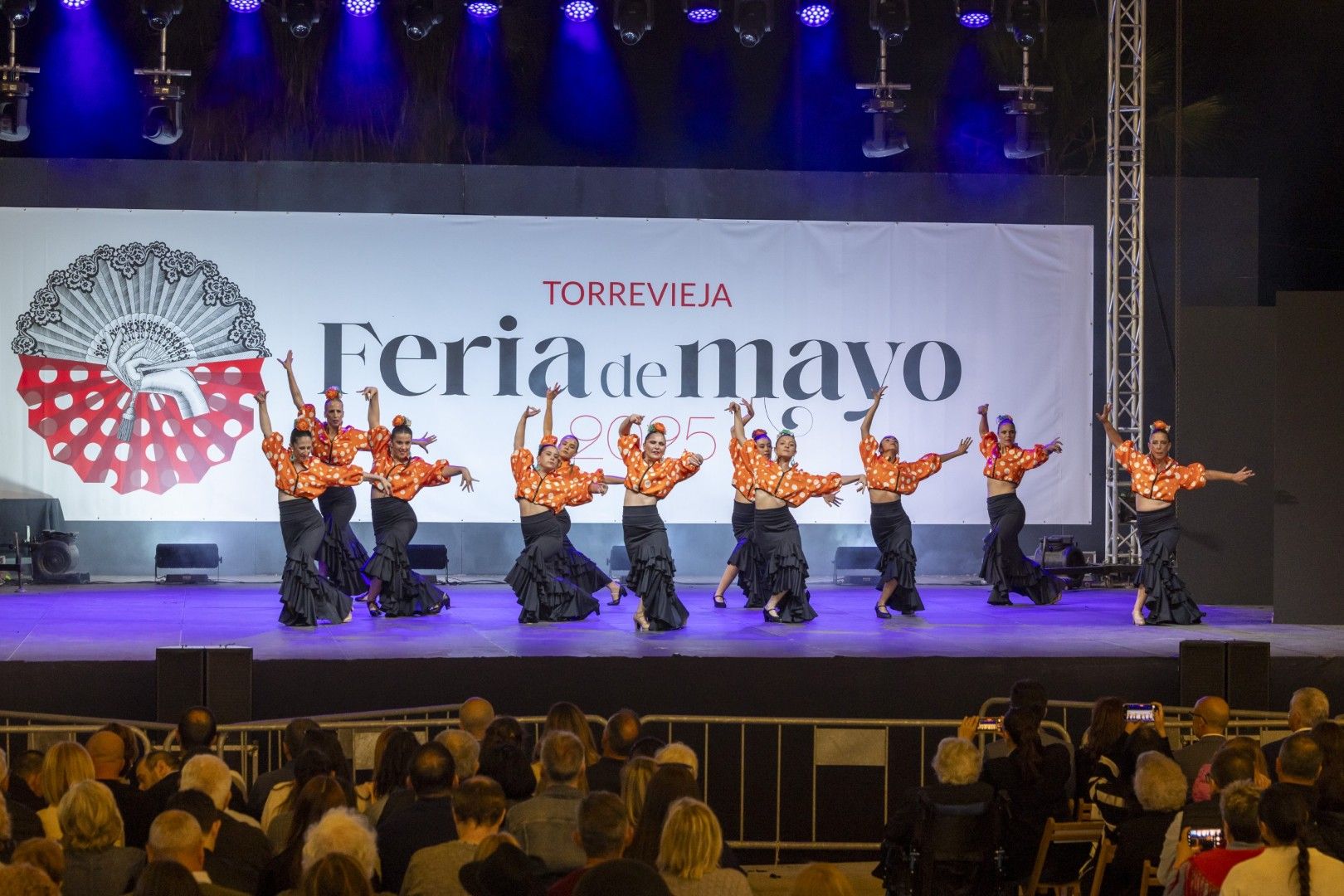 Por sevillanas en la Feria de Mayo de Torrevieja 2025