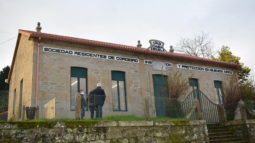 Una imagen exterior de la escuela.