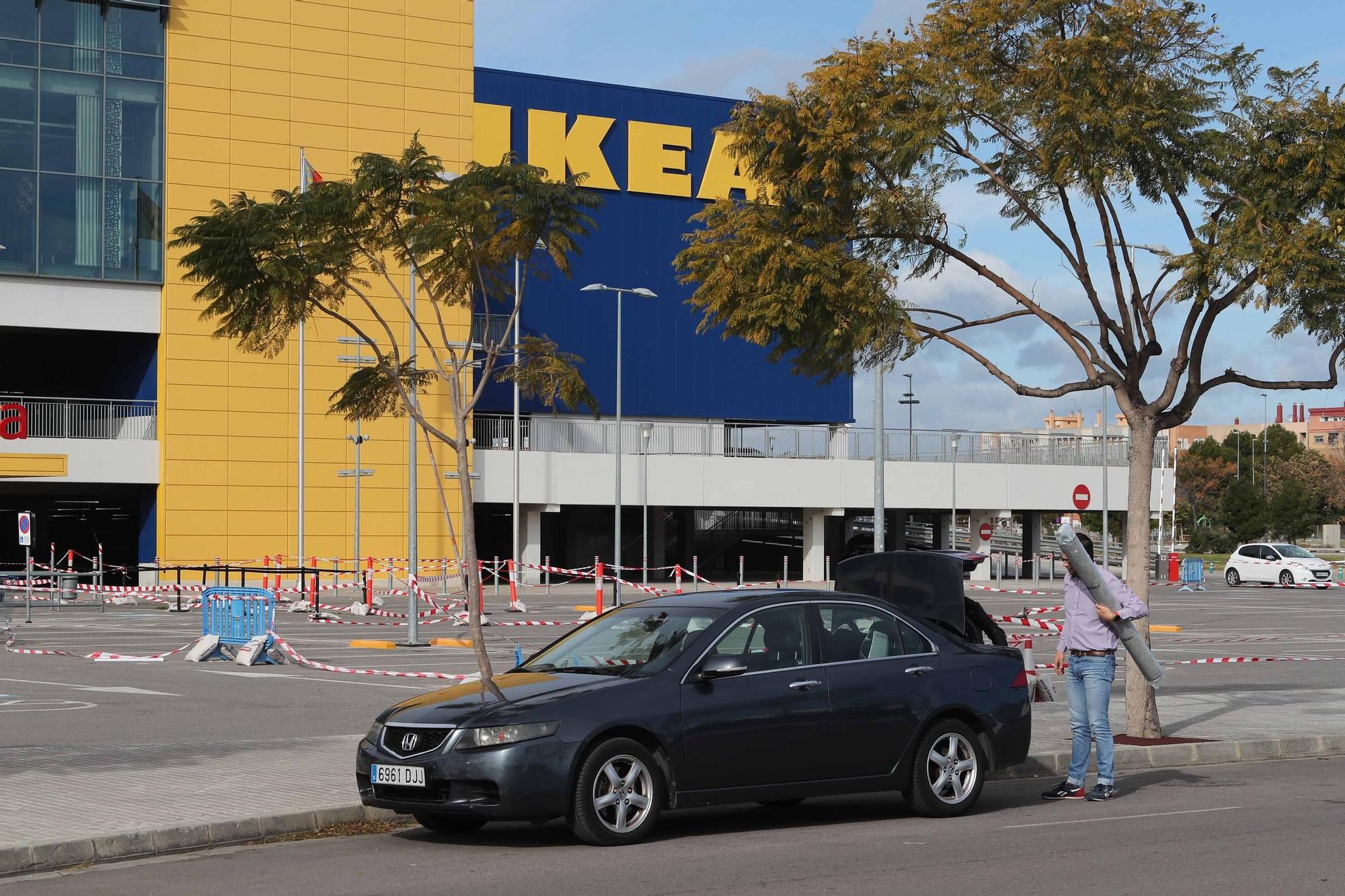 Colas en Ikea Valencia pese a estar disparados los contagios