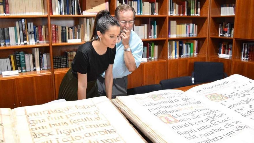 Comienza la catalogación de los 44.000 volúmenes de la biblioteca de Yuste