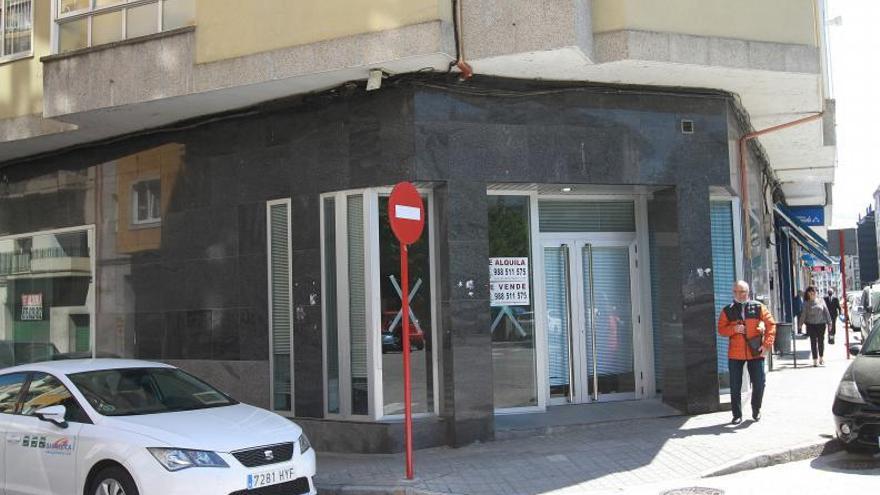 Una de las oficinas bancarias cerradas en los últimos años en Ourense.