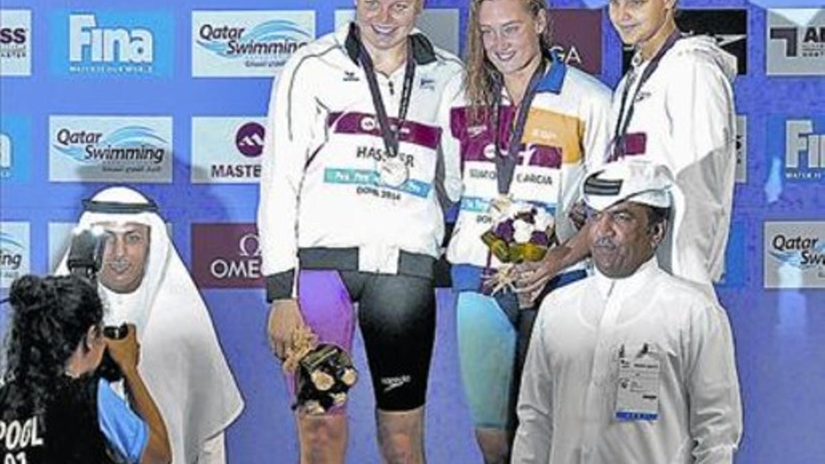 Mireia Belmonte, con el oro de los 400 libre, ayer en Doha.