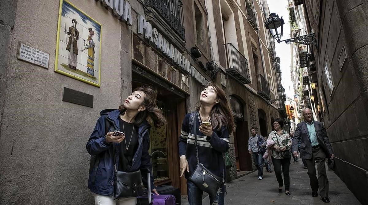 jcortadellas29472924 barcelona 2015 04 27 distritos  calle petritxol  e160506104912