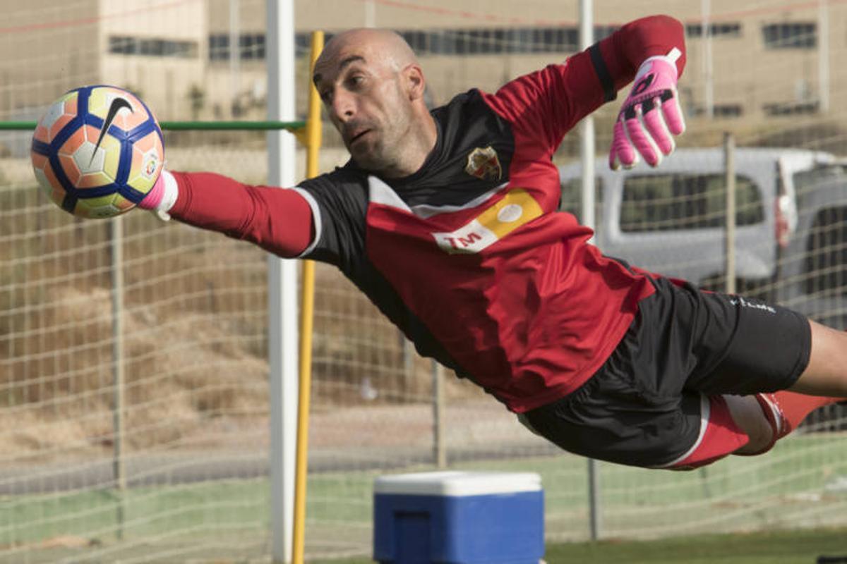 JOSÉ JUAN entrenando con el Elche