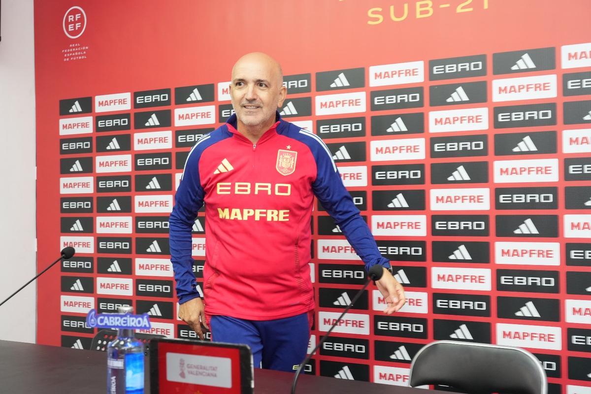 David Gordo, seleccionador de España sub-21, en el SkyFi Castalia.