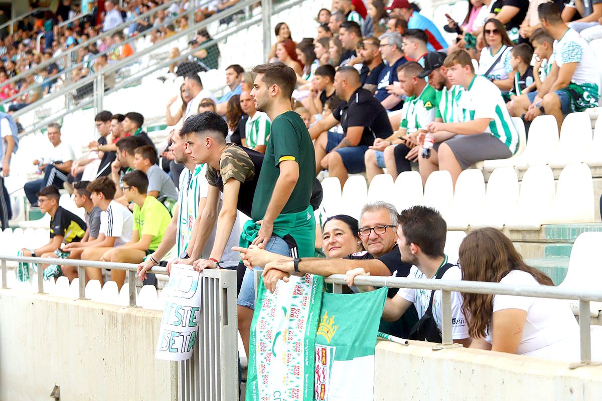 Las imágenes de la afición del Córdoba CF - Sanse