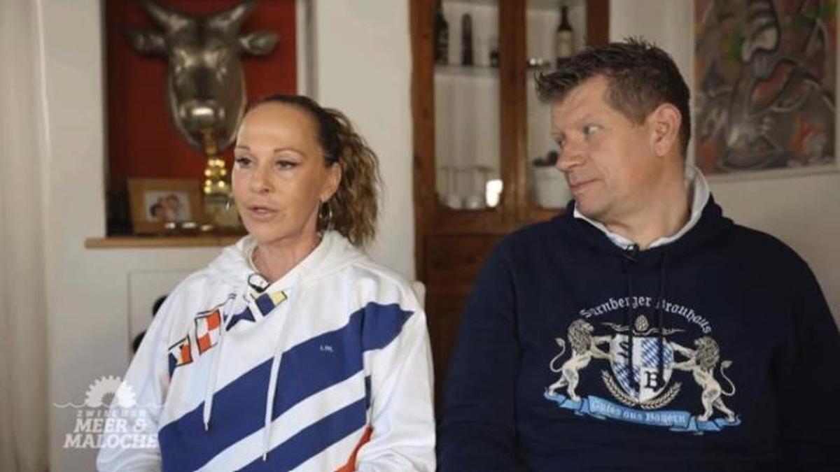 Sind sich uneinig, ob sie das "Schatzi" wie geplant öffnen sollen oder nicht: Daniel und Marion Pfaff.