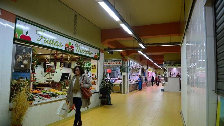 Interior de la plaza de abastos de Plasencia.or