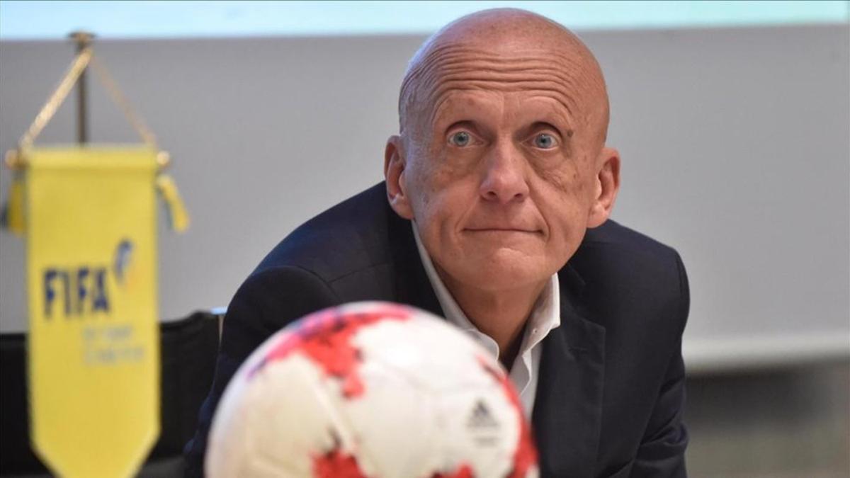 Collina ha abandonado la direccrión arbitral de la UEFA