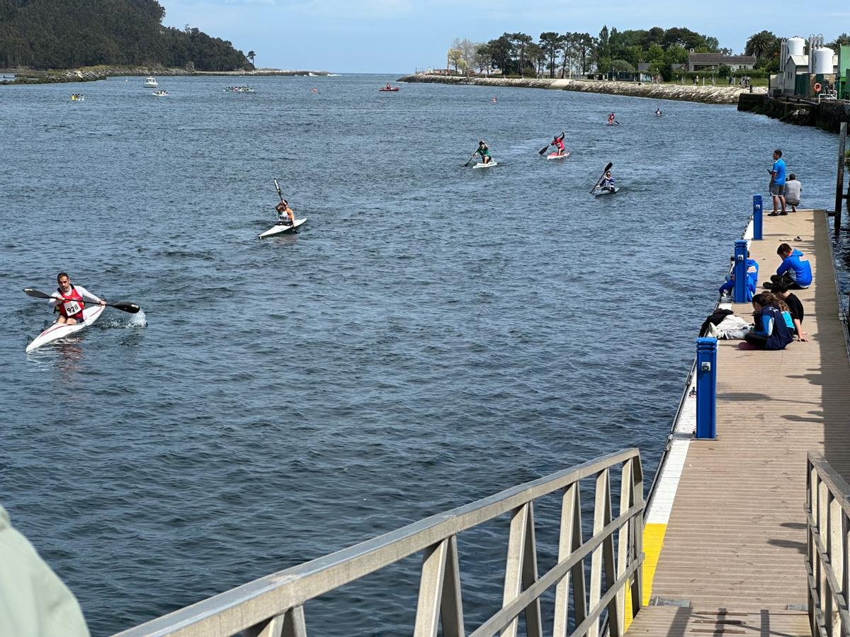 En imágenes: ambiente y sol en el XXXVI Campeonato de Asturias de Travesías Ría de Navia