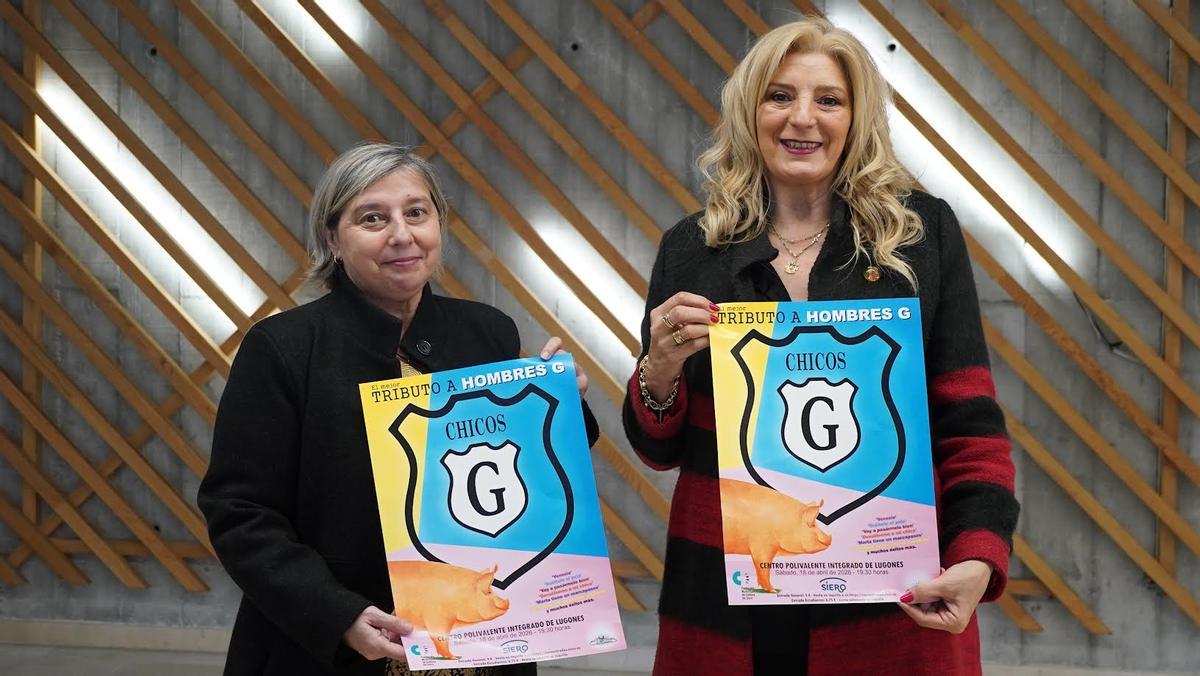 Por la izquierda, Isabel González, directora de la Fundación Municipal de Cultura, y Aurora Cienfuegos, con carteles del concierto.