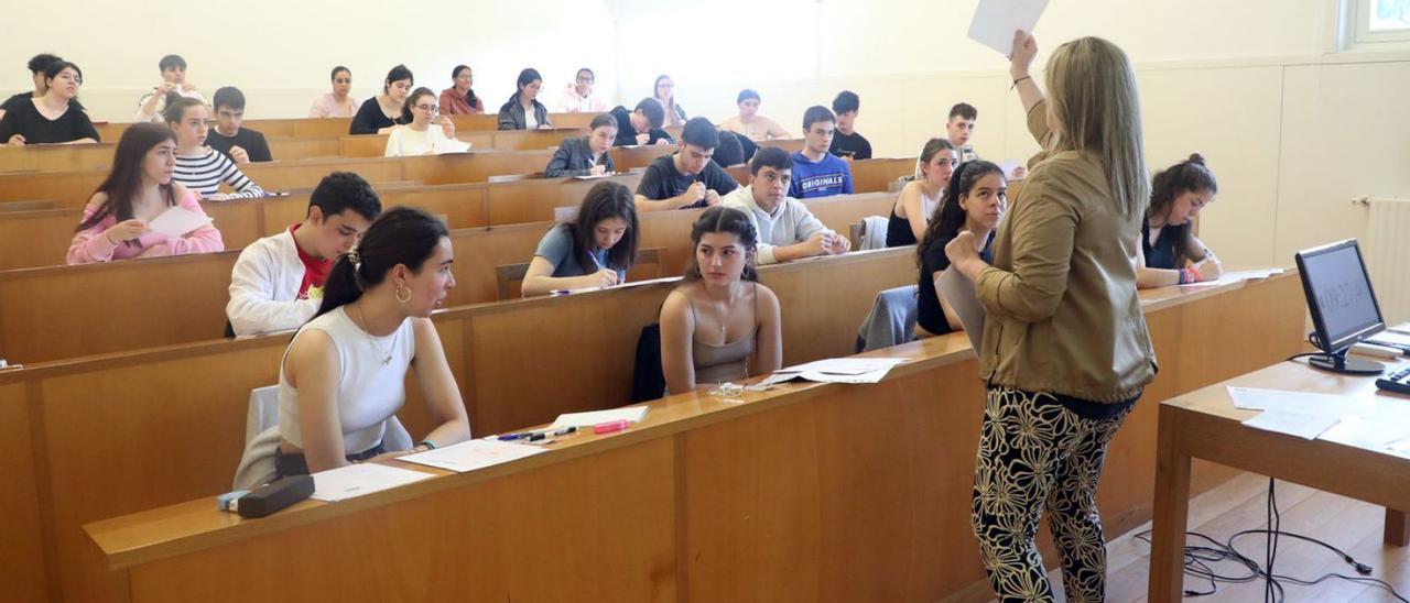Alumnado durante el examen de la ABAU.