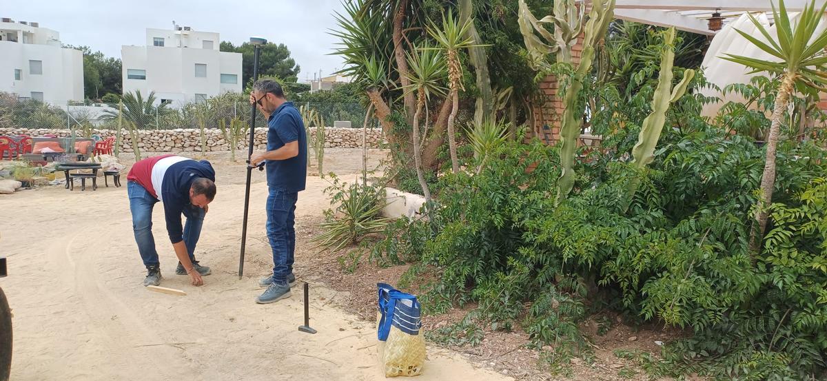 La Policía Local y la Guardia Civil detienen a las dueñas de la casa Langostina cuando itentaban evitar la ocupación de una parcela