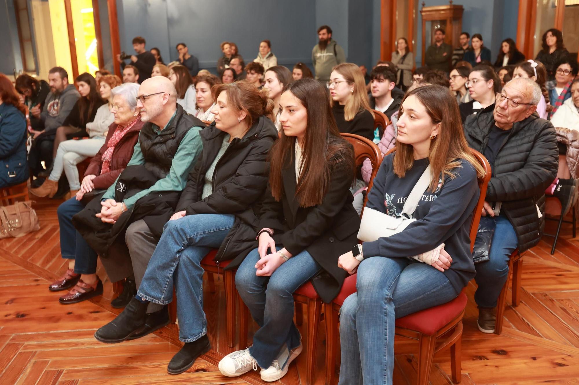 Las imágenes de la entrega en Vila-real de los premios a los relatos juveniles de Castelló Negre