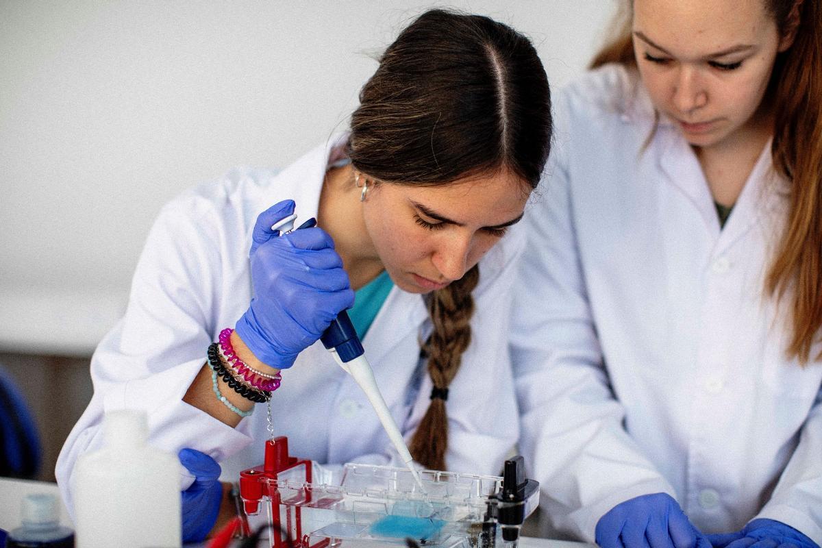 Alumnas de iLERNA Córdoba en clase.