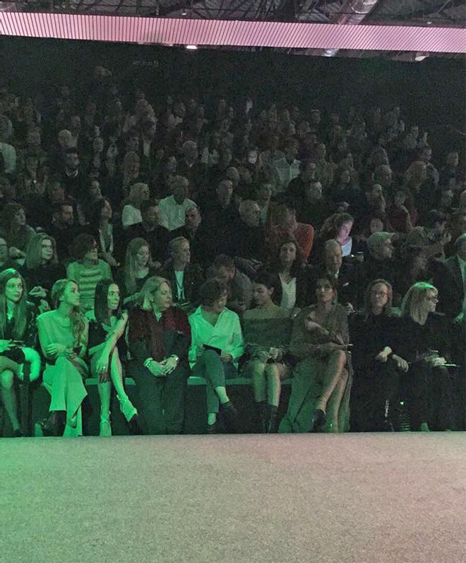 Georgina en el front row de  Juan Vidal en la MBFWM