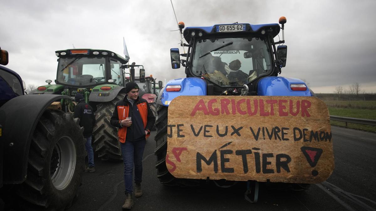 Protestas de los agricultores franceses en torno a París.