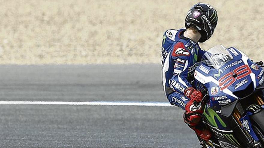 Jorge Lorenzo doblega a Márquez en Jerez