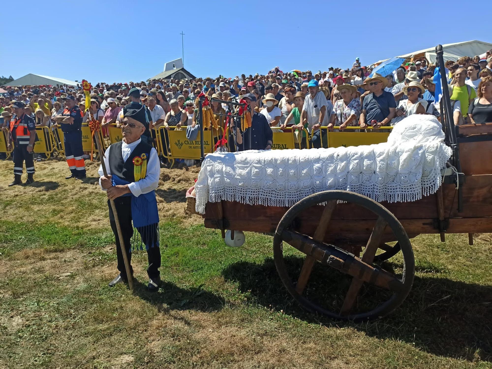 En imágenes: Así ha sido la histórica boda vaqueira en Aristébano con la presencia de Adrián Barbón