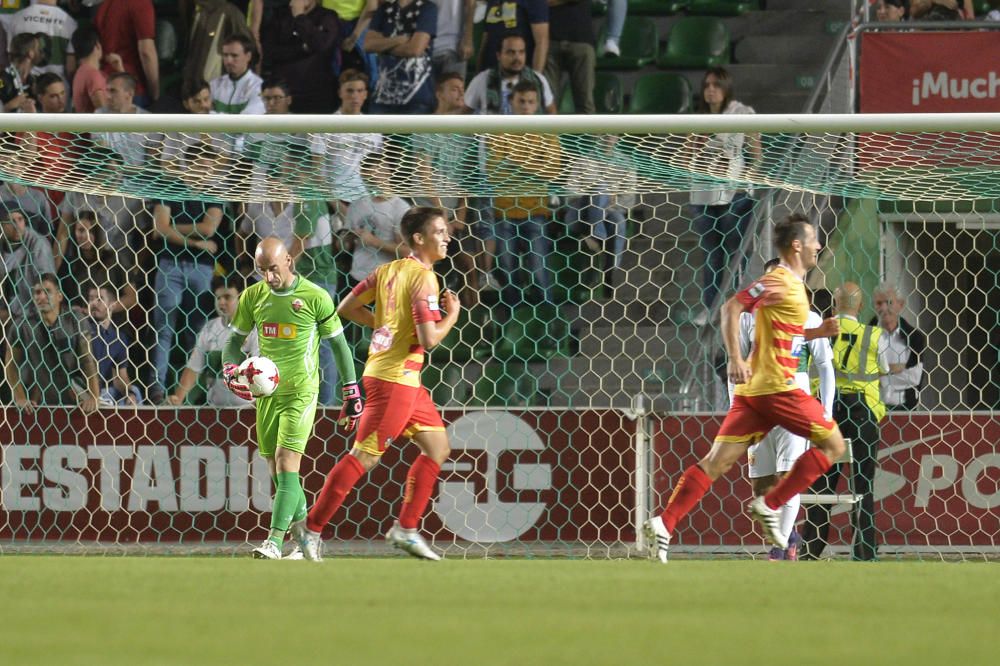 El Elche se muestra espeso y sin ideas ante el Alcoyano.