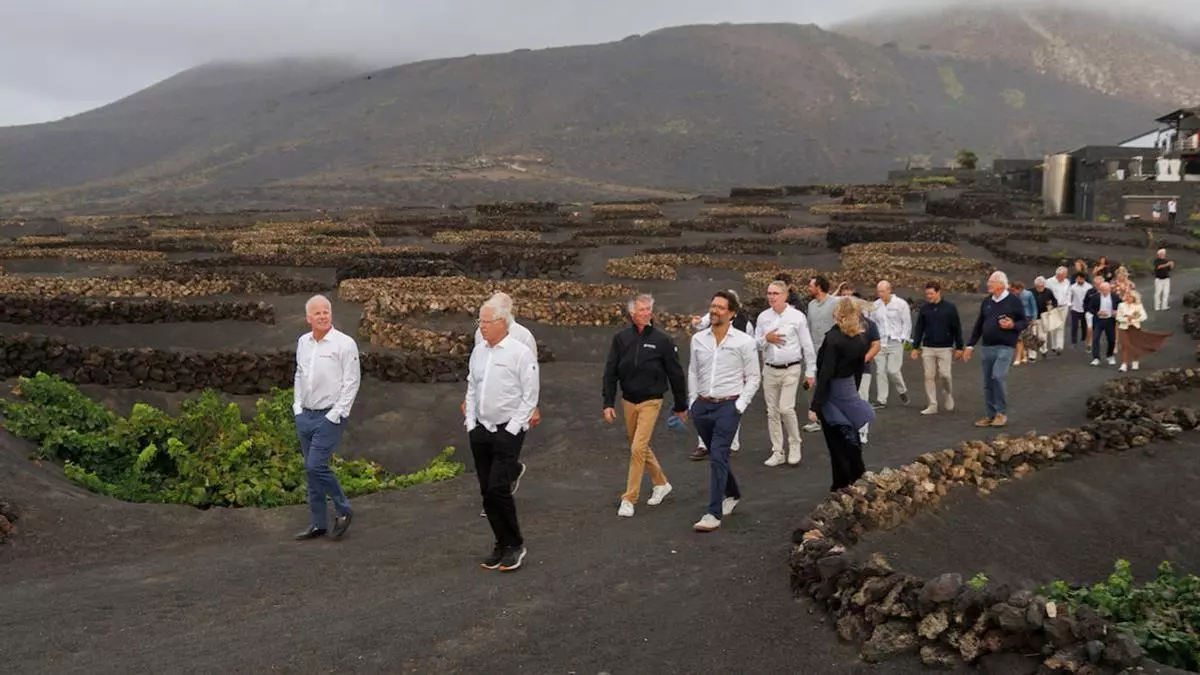 La Marina Rubicón 52 SUPER SERIES muestra a regatistas y armadores el patrimonio natural y gastronómico de Lanzarote