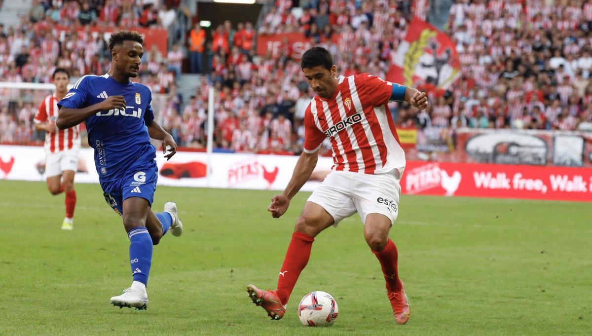 Derbi asturiano: las imágenes del partido entre el Sporting y el Oviedo en El Molinón