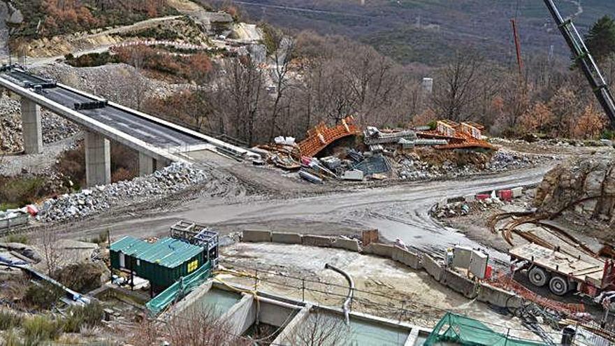 Obras en el túnel de Lubián, una de las infraestructuras más complicadas del tramo del AVE hasta Ourense.