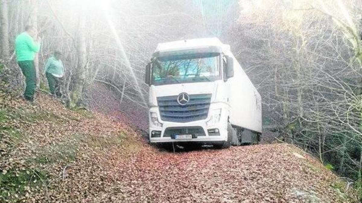 Camión de Girteka Logistics perdido en la sierra de La Rioja.