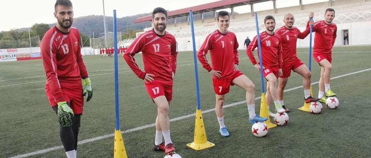 Hortal, Jesús Varela, Pardavila, Mauro, Iván Pérez y Aitor Díaz, los jugadores alondristas con experiencia en fases de ascenso. // Santos Álvarez