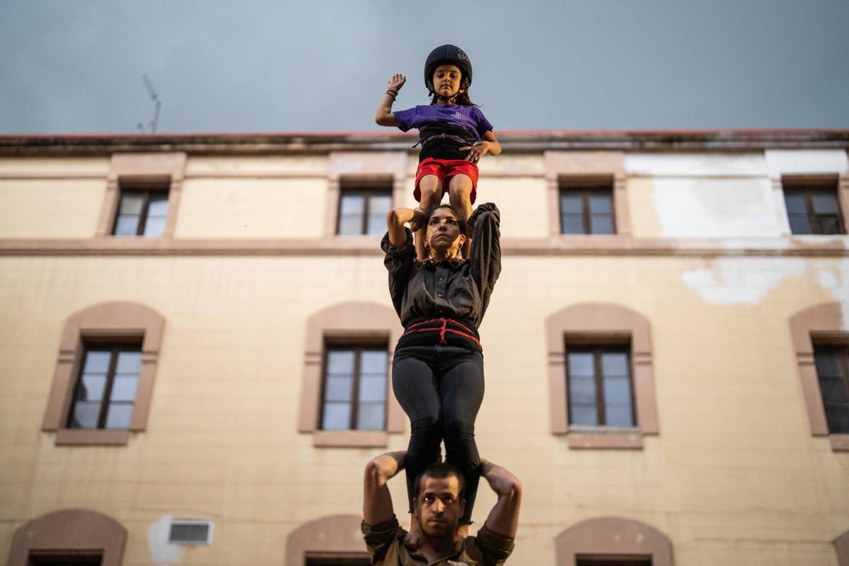 Esquerdats, la colla castellera que ensaya en la Modelo