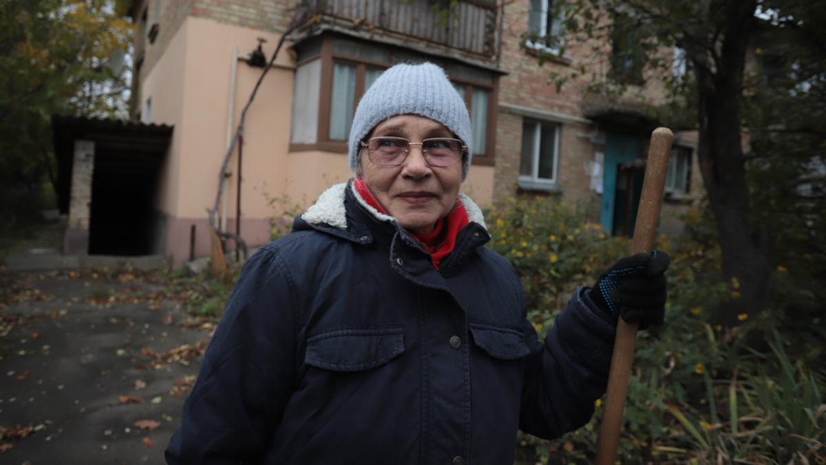Liliya Usakova lleva viviendo en Bucha desde 1953 tras abandonar su Rusia natal.