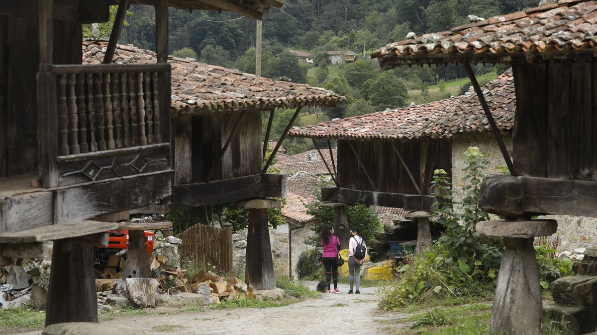 Espinaréu, un muséo vivo del hórreo y un pueblo guapu donde los haya