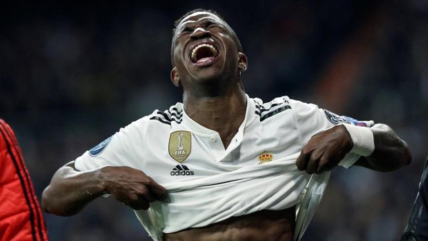 Vinicius abandona lesionado el Real Madrid - Ajax.