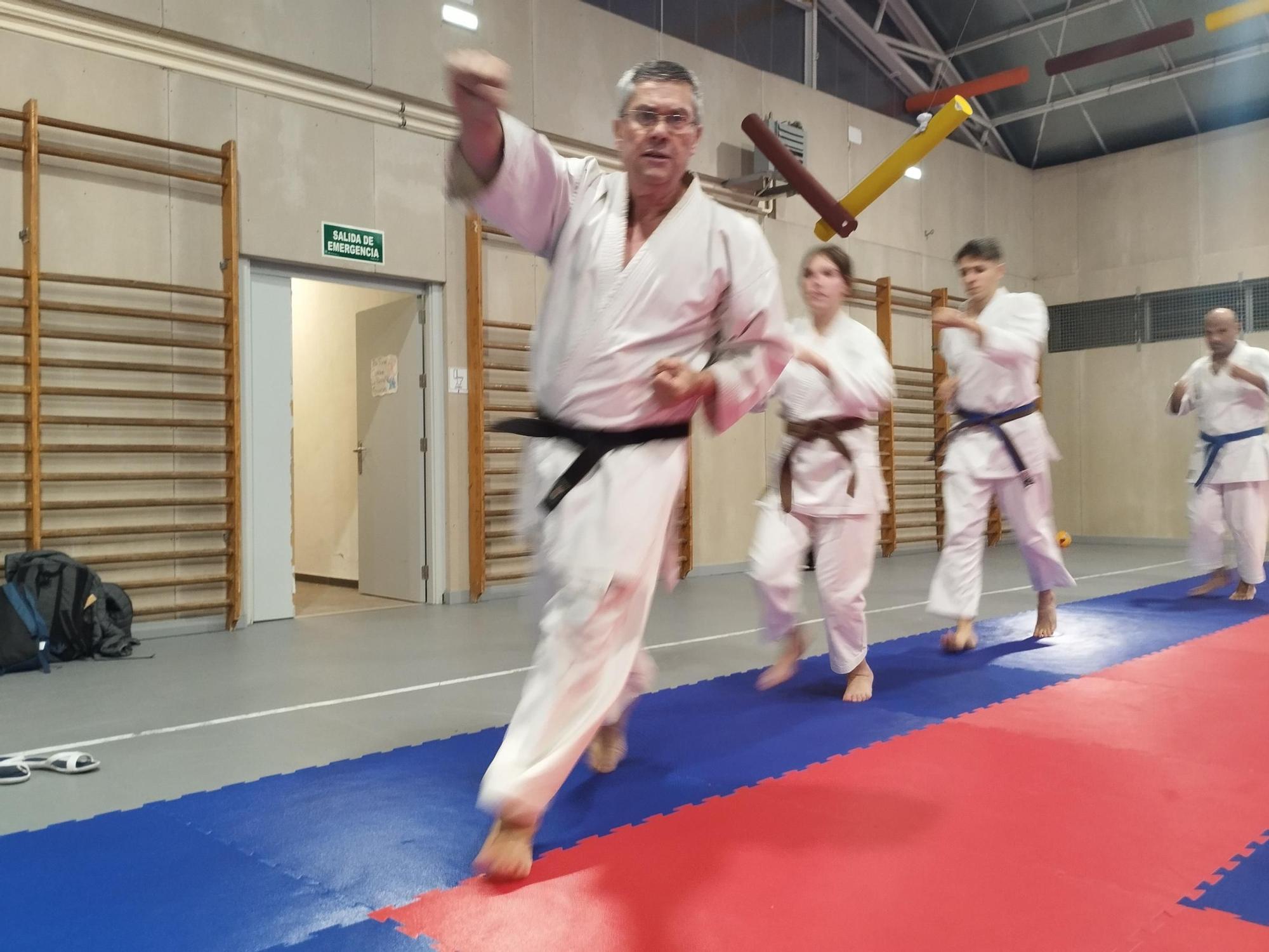 El tai-jitsu, el arte de defensa de los guerreros samurái conquista en Llanera