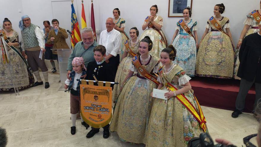 &quot;Glorioso&quot; triunfo de Centro en Dénia: la falla infantil de la &quot;germanor&quot; toca el cielo